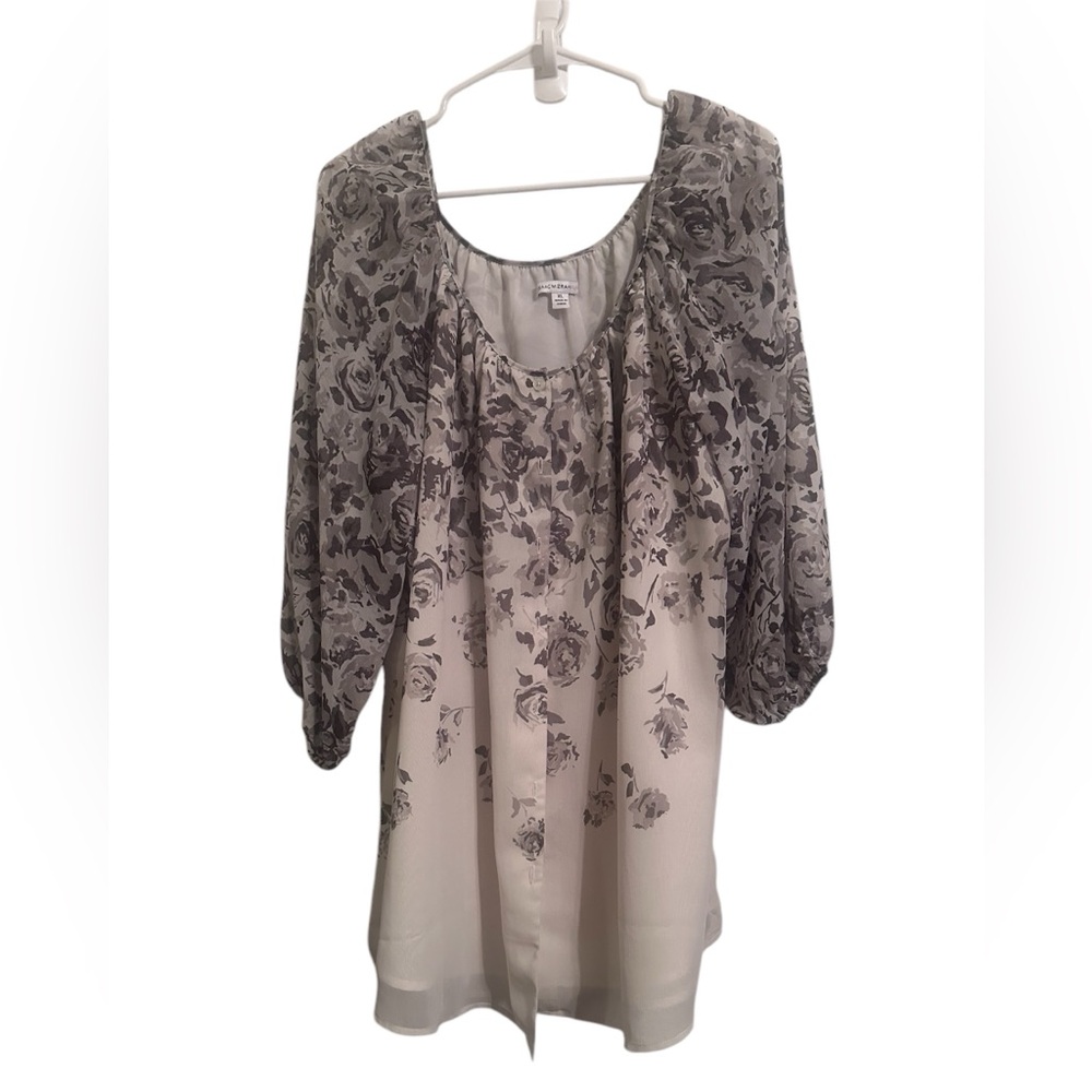 Issac Mizrahi Live Floral Gray Women's Top